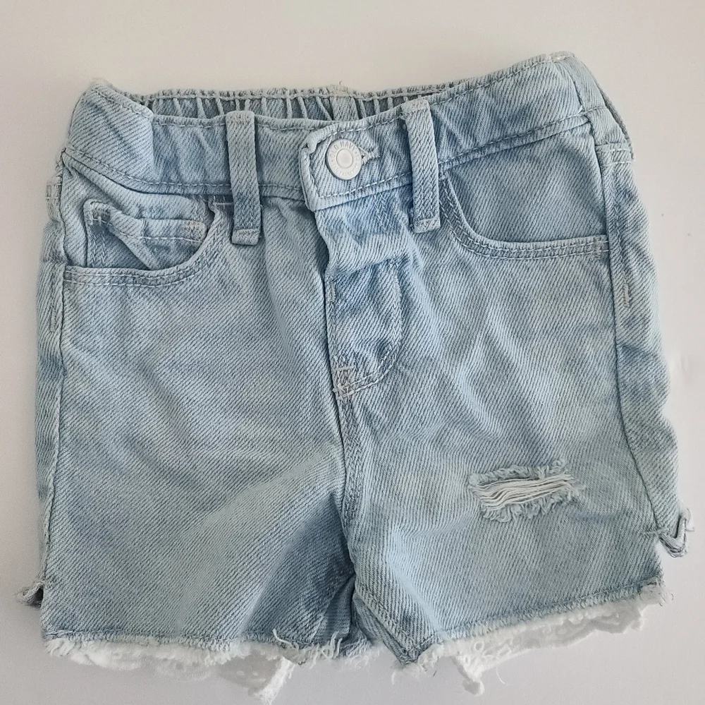 Girls Toddler Bundle Shorts Old Navy and Carter's Size 2T